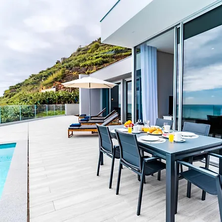 Villa Anita ,beautiful Sunset Arco da Calheta (Madeira)