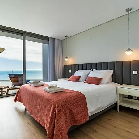 Villa Anita ,beautiful Sunset Arco da Calheta (Madeira)