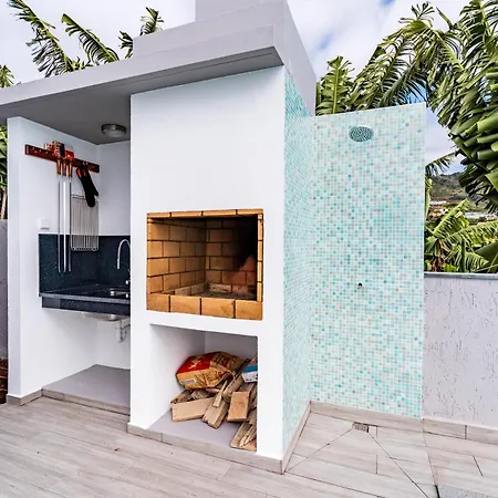 Anita ,beautiful Sunset Villa Arco da Calheta (Madeira)