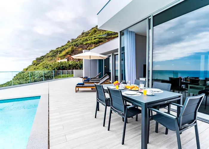 Villa Anita ,beautiful Sunset Arco da Calheta (Madeira)