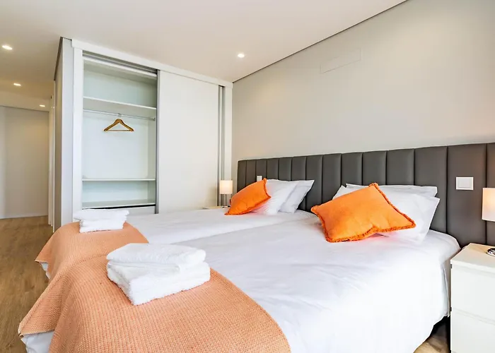 Anita ,beautiful Sunset Villa Arco da Calheta (Madeira)