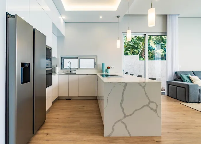 Anita ,beautiful Sunset Arco da Calheta (Madeira)