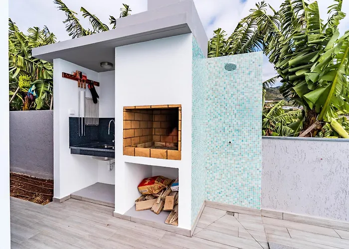 Anita ,beautiful Sunset Villa Arco da Calheta (Madeira)